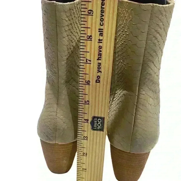 Matisse Caty Women’s Ivory Snake Embossed Leather AnkleSide Zip Pointed Toe 10 M - Picture 7 of 11